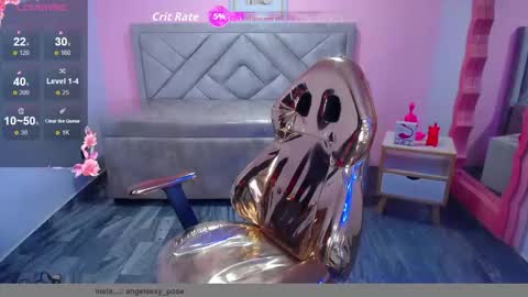 abril_ch_ online show from 11/08/25, 10:37