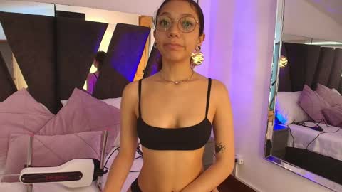  Abril  online show from 11/29/25, 06:22