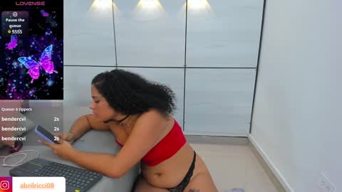 Snapshot of abril_ricci chatting on 01/25/25, 10:29 Abril online show from 01/25/25, 10:29