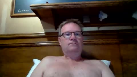Snapshot of accel4 chatting on 10/22/25, 04:46 accel4 online show from 10/22/25, 04:46