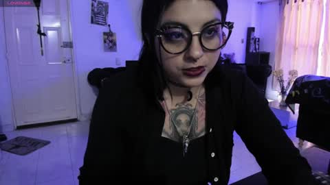 Snapshot of acid_alice666 chatting on 01/18/25, 06:43 Alice online show from 01/18/25, 06:43