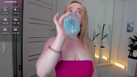 Anna FANSLY yesacid online show from 10/12/25, 09:03