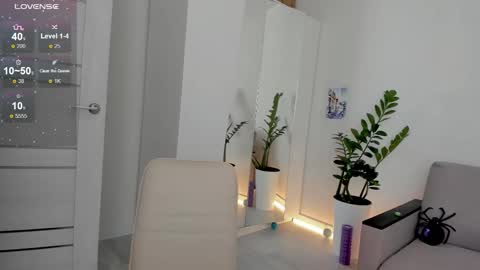 Anna FANSLY yesacid online show from 10/29/25, 09:16