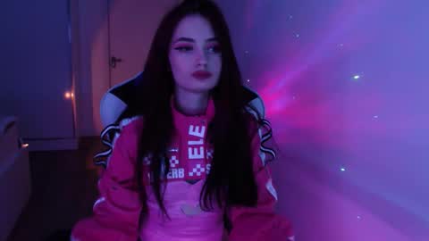 Snapshot of ackerm4n chatting on 11/03/25, 05:03 Mikasa online show from 11/03/25, 05:03