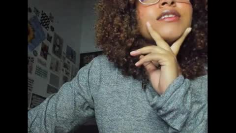 Snapshot of ada_gales_ chatting on 02/06/25, 05:25  Isa  online show from 02/06/25, 05:25