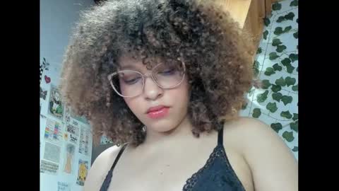 Snapshot of ada_gales_ chatting on 02/23/25, 01:24  Isa  online show from 02/23/25, 01:24