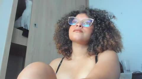 Snapshot of ada_gales_ chatting on 10/02/25, 04:08  Isa  online show from 10/02/25, 04:08