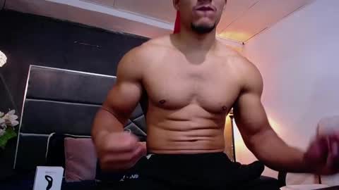 adam_fit19cm online show from 10/18/25, 01:56