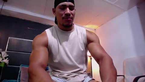 adam_fit19cm online show from 11/15/25, 02:02