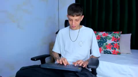 Adam online show from 02/05/25, 07:53