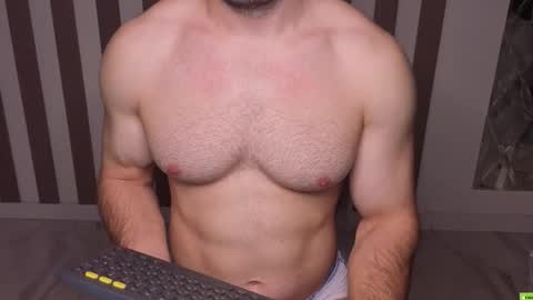 Snapshot of adam_muscle_ chatting on 09/13/25, 09:25 Adam online show from 09/13/25, 09:25