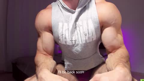 Snapshot of adam_muscle_ chatting on 09/28/25, 09:53 Adam online show from 09/28/25, 09:53