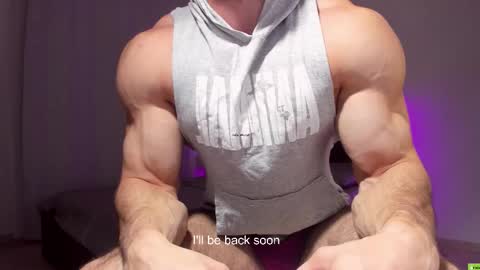 Snapshot of adam_muscle_ chatting on 10/05/25, 08:01 Adam online show from 10/05/25, 08:01