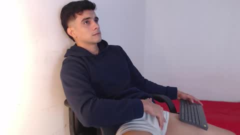 Hello guys excuse my absence I will be absent for several days for health reasons I hope you understand thank you very much. online show from 10/25/25, 07:27