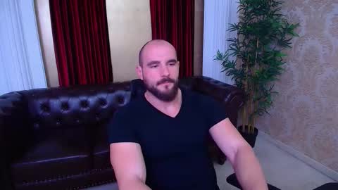 Snapshot of adamjameson chatting on 10/06/25, 04:54 AdamJameson online show from 10/06/25, 04:54