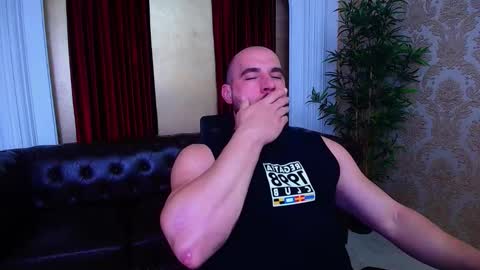 Snapshot of adamjameson chatting on 10/16/25, 04:46 AdamJameson online show from 10/16/25, 04:46