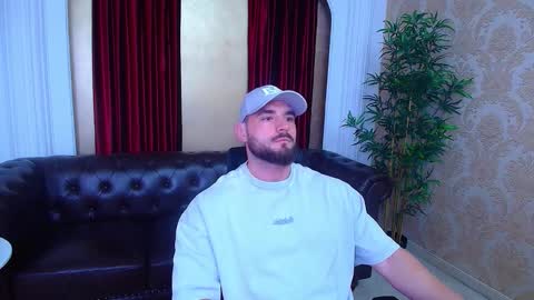 Snapshot of adamjameson chatting on 11/02/25, 06:05 AdamJameson online show from 11/02/25, 06:05