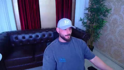 Snapshot of adamjameson chatting on 11/11/25, 05:29 AdamJameson online show from 11/11/25, 05:29