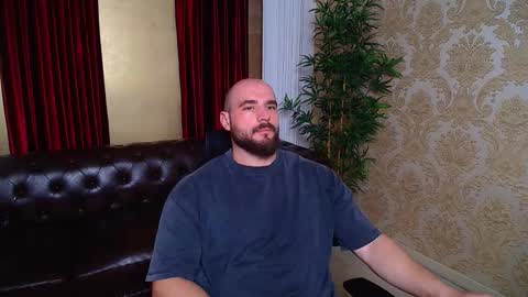 Snapshot of adamjameson chatting on 11/13/25, 07:07 AdamJameson online show from 11/13/25, 07:07