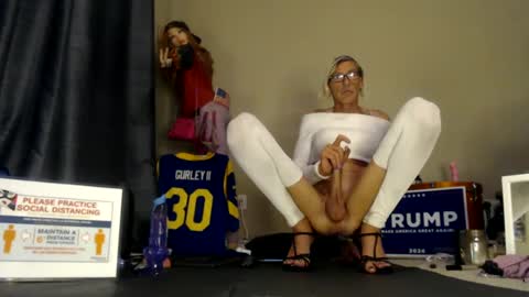 Snapshot of adamseve777 chatting on 12/06/24, 12:45 TaylorSexbot online show from 12/06/24, 12:45