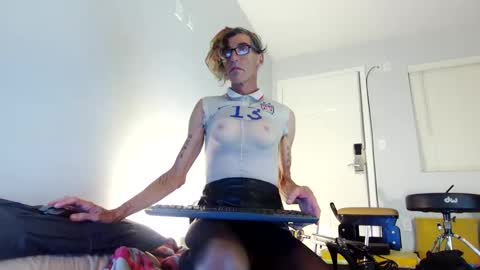 Snapshot of adamseve777 chatting on 09/17/25, 09:44 TaylorSexbot online show from 09/17/25, 09:44