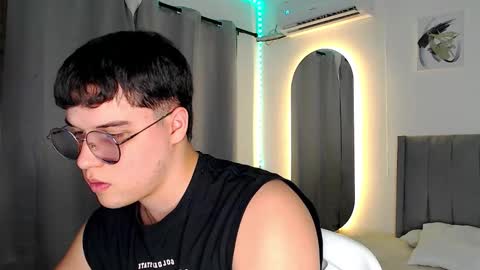 Snapshot of adan___tyler chatting on 10/17/25, 09:17 adan___tyler online show from 10/17/25, 09:17