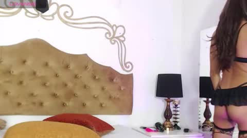 Snapshot of adara_ferrara chatting on 10/31/25, 06:20 Adara Ferrara online show from 10/31/25, 06:20