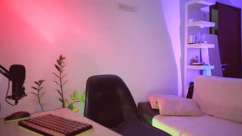 Snapshot of addictsqueen chatting on 12/02/24, 04:42 ADDICTION online show from 12/02/24, 04:42