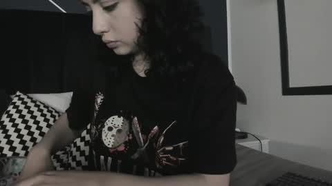 Snapshot of adeelinee chatting on 01/10/25, 09:31 Ade online show from 01/10/25, 09:31