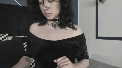 Snapshot of adeelinee chatting on 01/14/25, 07:43 Ade online show from 01/14/25, 07:43