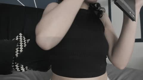Snapshot of adeelinee chatting on 01/15/25, 07:44 Ade online show from 01/15/25, 07:44