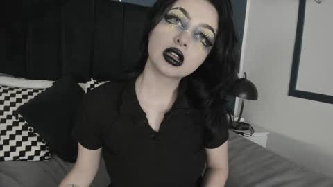 Snapshot of adeelinee chatting on 01/21/25, 01:08 Ade online show from 01/21/25, 01:08