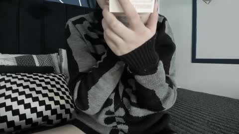 Snapshot of adeelinee chatting on 02/13/25, 07:52 Ade online show from 02/13/25, 07:52
