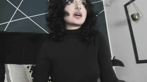 Snapshot of adeelinee chatting on 02/18/25, 01:21 Ade online show from 02/18/25, 01:21