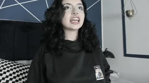 Snapshot of adeelinee chatting on 02/22/25, 11:03 Ade online show from 02/22/25, 11:03
