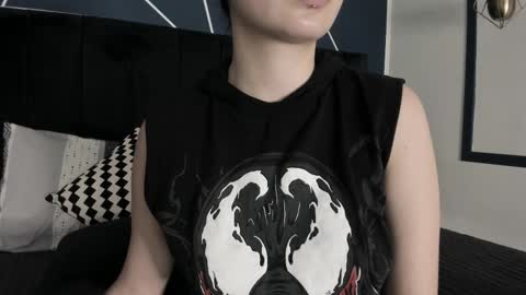 Snapshot of adeelinee chatting on 02/25/25, 07:47 Ade online show from 02/25/25, 07:47