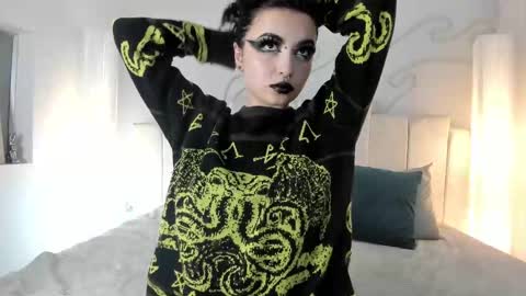 Snapshot of adeelinee chatting on 03/11/25, 11:15 Ade online show from 03/11/25, 11:15
