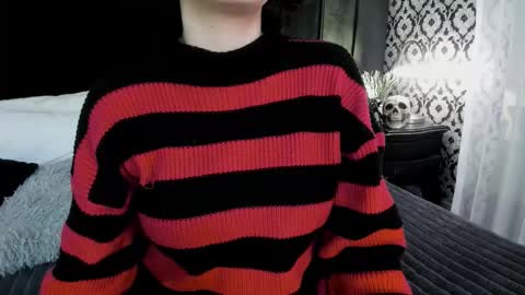 Snapshot of adeelinee chatting on 09/18/25, 07:38 Ade online show from 09/18/25, 07:38