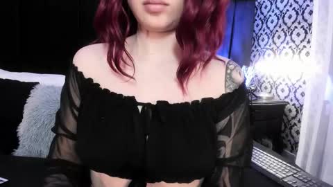 Snapshot of adeelinee chatting on 09/27/25, 08:03 Ade online show from 09/27/25, 08:03