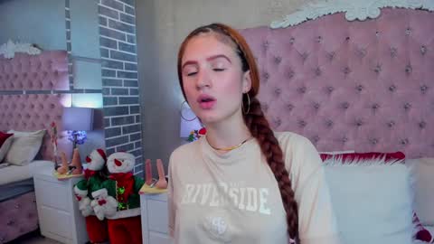 Snapshot of adelainebest chatting on 12/18/24, 03:47 Adelaine online show from 12/18/24, 03:47