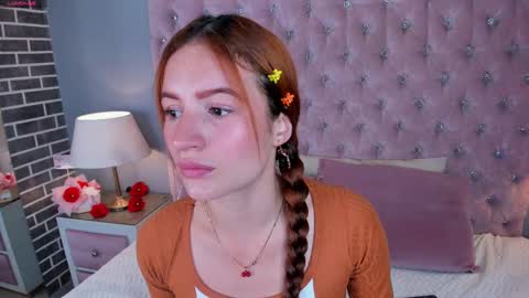 Snapshot of adelainebest chatting on 02/21/25, 05:35 Adelaine online show from 02/21/25, 05:35