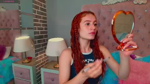 Snapshot of adelainebest chatting on 09/19/25, 04:58 Adelaine online show from 09/19/25, 04:58