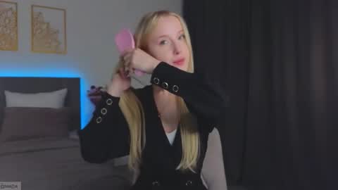 Adele online show from 10/08/25, 10:29