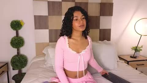 Snapshot of adele_carter_ chatting on 02/11/25, 01:41 Andrea online show from 02/11/25, 01:41