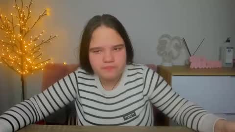 adelecruzz online show from 02/12/25, 04:44