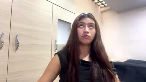 adellein foxx online show from 10/06/25, 04:26