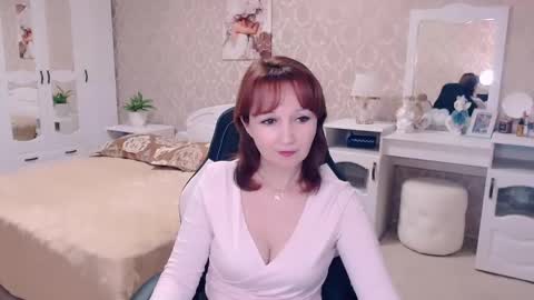 Snapshot of adelemoran chatting on 12/16/24, 02:04 AdeleMoran online show from 12/16/24, 02:04
