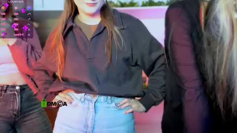 Snapshot of adeli_di chatting on 11/12/25, 12:27 all three for u online show from 11/12/25, 12:27