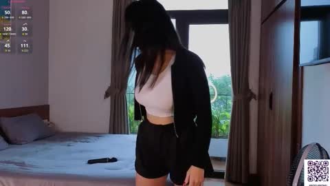 Snapshot of adelia_ntmu chatting on 10/26/25, 01:22 Adelia online show from 10/26/25, 01:22