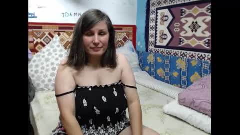 Snapshot of adelineblueeyes chatting on 09/18/25, 10:39 Larisa online show from 09/18/25, 10:39